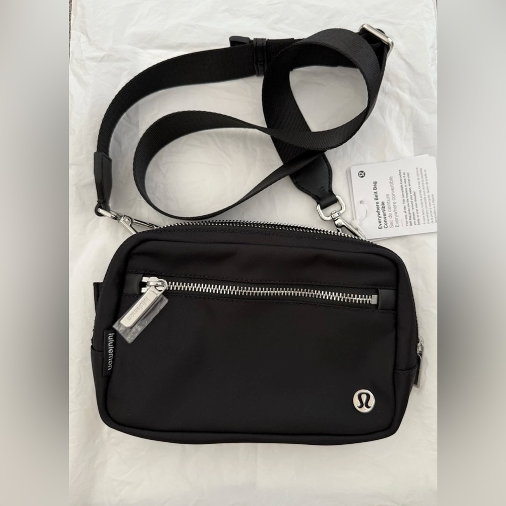 Lululemon Everywhere Belt Bag Convertible Black 1.5L